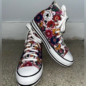 Girls Unite Floral Converse